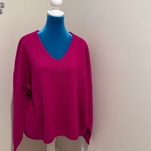 Womenโs ,Vince Camuto Fuchsia V-Neck Sweater XL